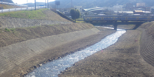 一級河川深沢川河道掘削工事